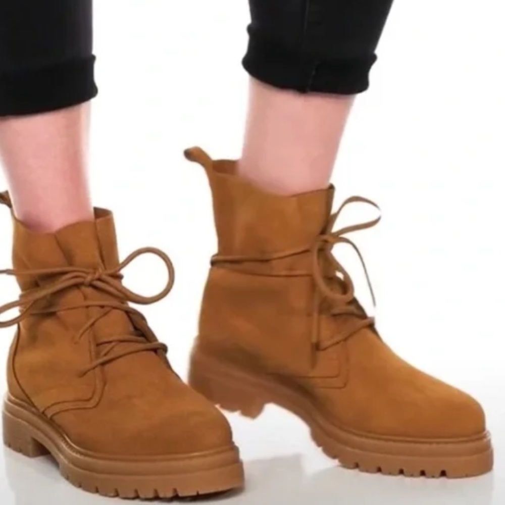 Steve Madden Lace up booties size 8